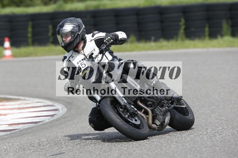 /Archiv-2025/53 16.09.2025 Track Day Domi Aegerter ADR/Gruppe gelb/95